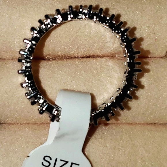 Fashion baguette CZ white/diamond 💎 color band size 7. - Picture 5 of 7